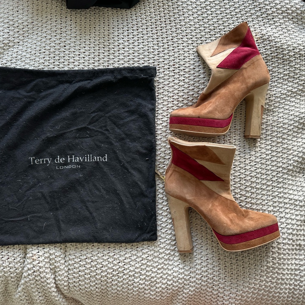 Terry de Havilland Aria 70s suede boots !